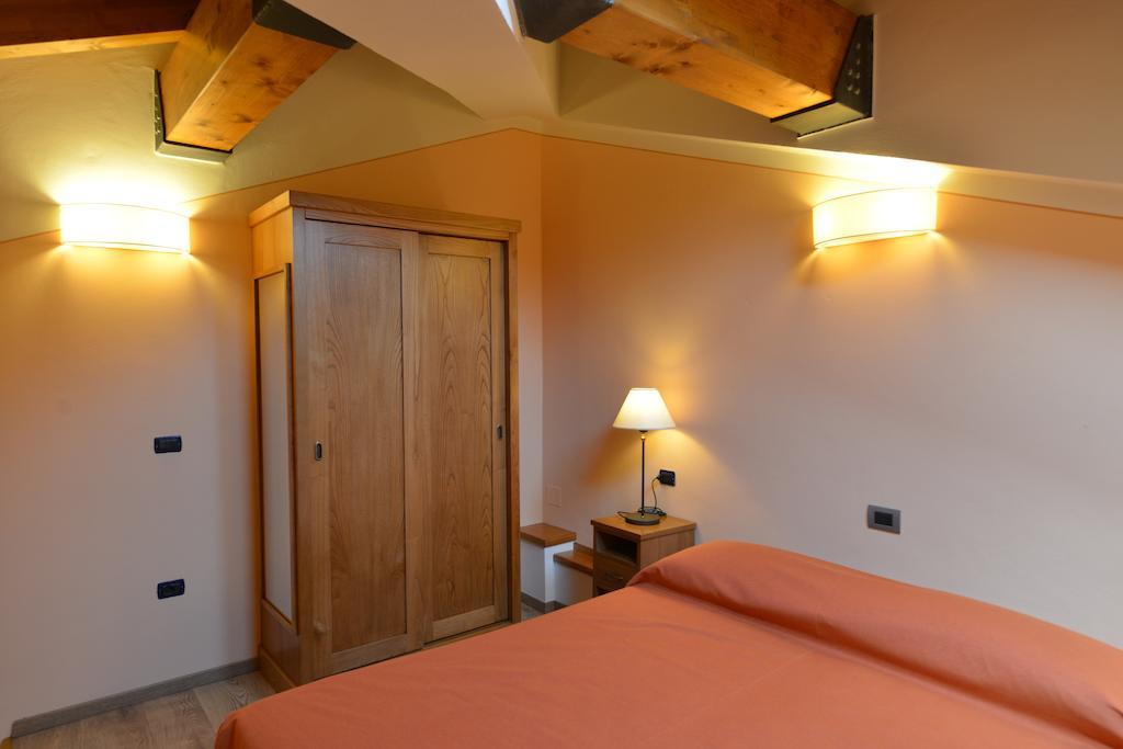 Hotel Il Bruco Fiumalbo Zimmer foto